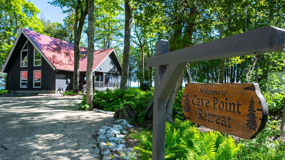 Sturgeon Bay House | 5-Stars! 1.3 Acres On Lk Mich!- Prime Oct Dates Still Available!