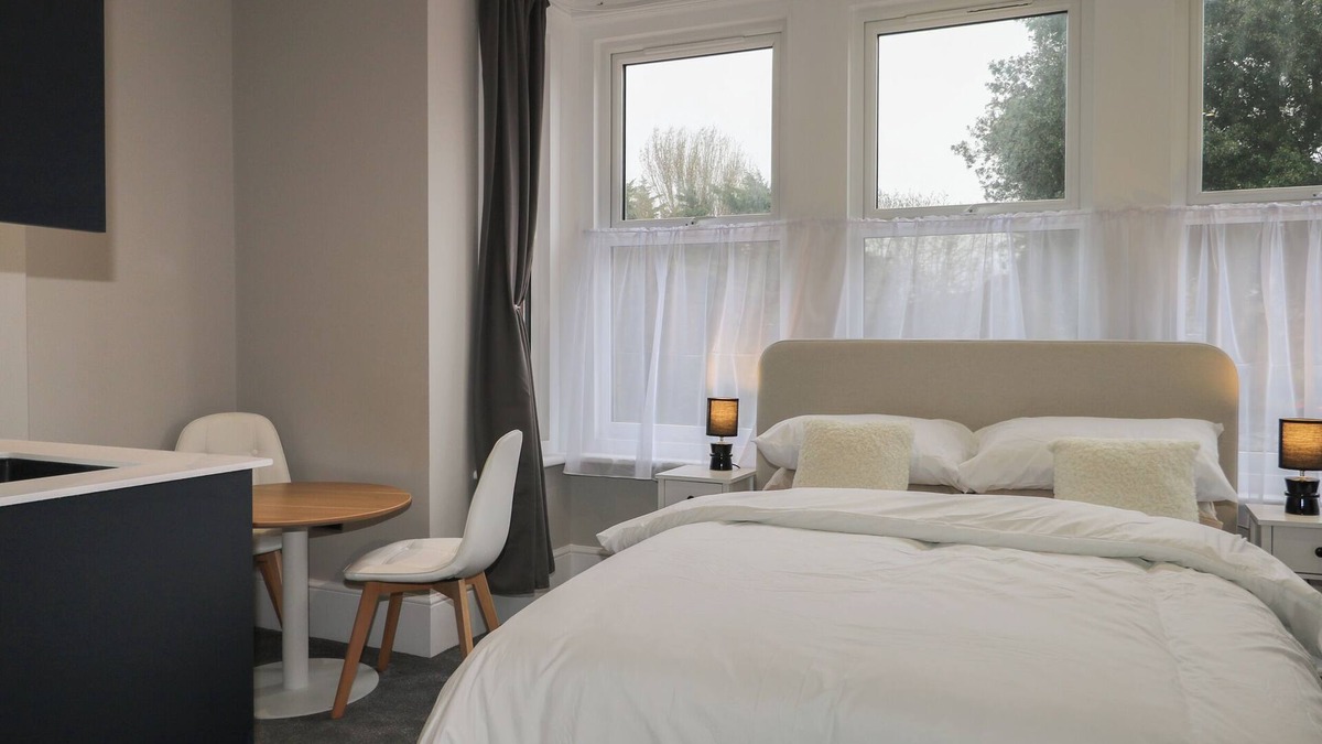 Seaford Cottage | 5 THE CUCKMERE, pet friendly, country holiday cottage in Seaford