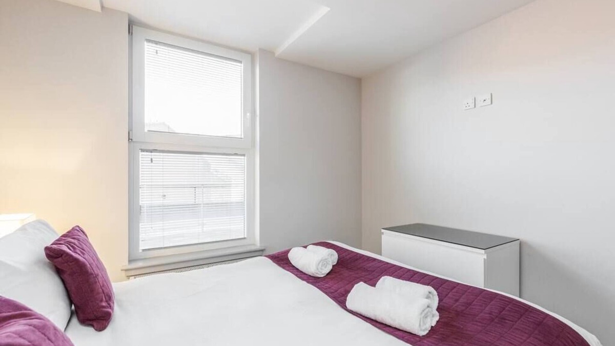 North Richmond Apartment | 5 The Quadrant - 2 bedroom apartment