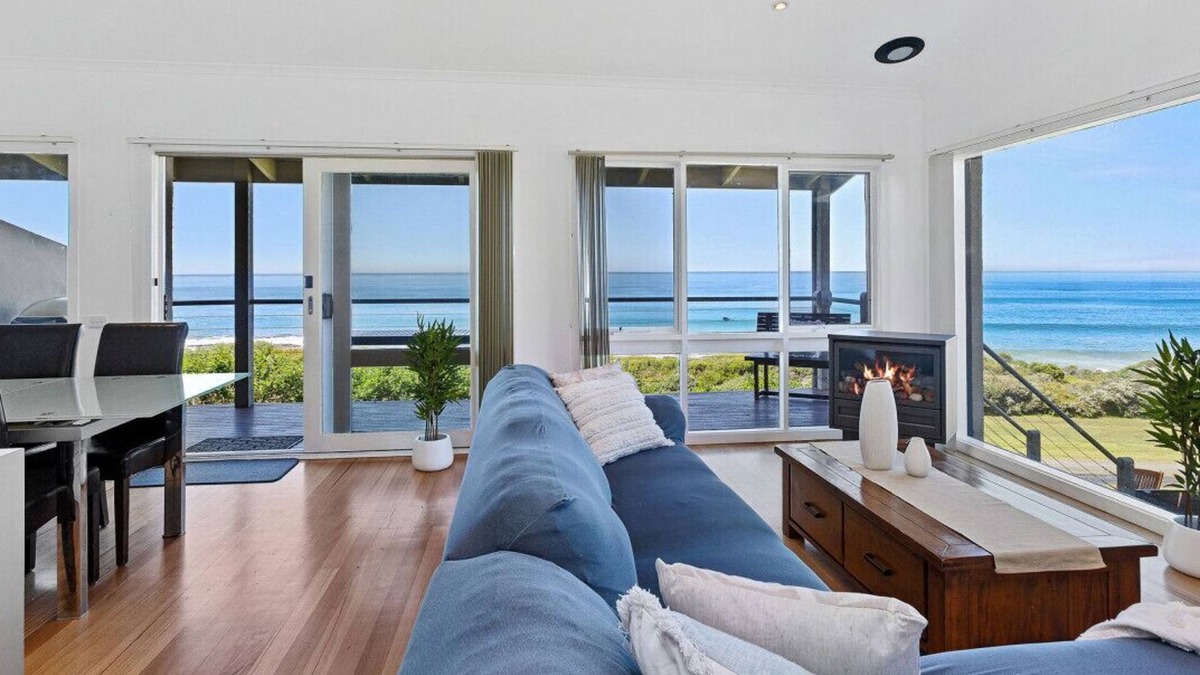 Wongarra Apartment | 5 Whitecrest Resort - Pool & Amazing Ocean Views