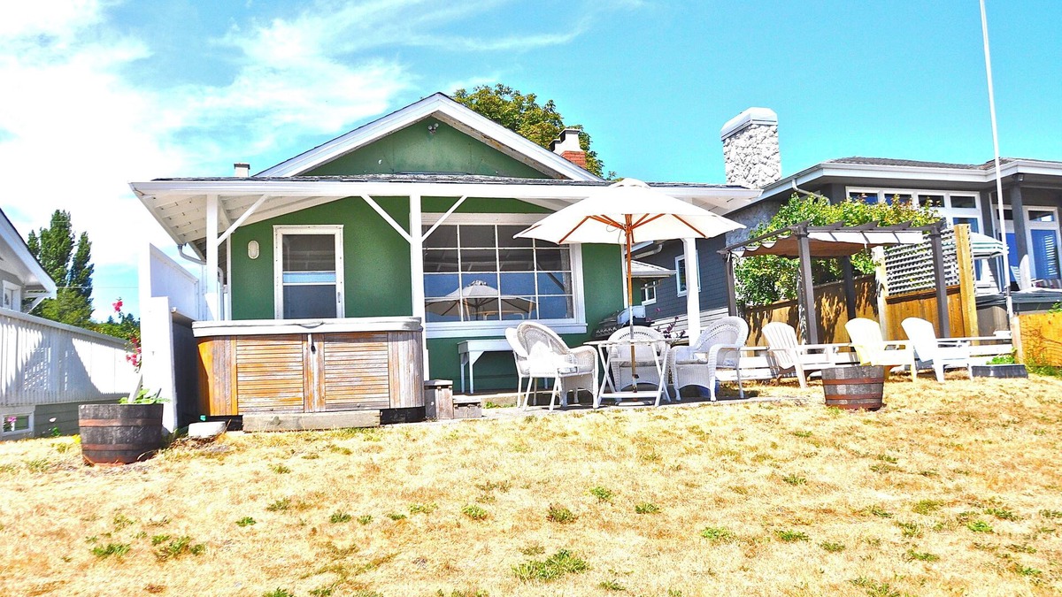 Point Roberts Cottage | 50 feet of exclusive unobstructed waterfront at South Beach, adorable cottage.