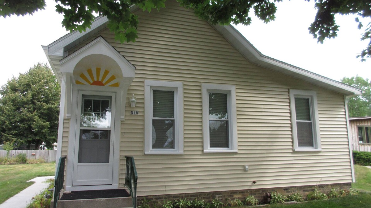 Sheboygan House | 50' from the sand!!!