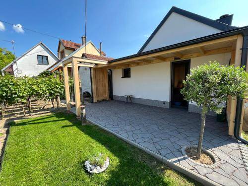 Velke Bilovice Apartment | 50 m² Apartment ∙ 1 bedroom ∙ 4 guests