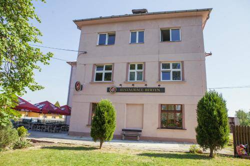 Strasice Bed & Breakfast | 50 m² Bed and breakfast ∙ 2 bedrooms ∙ 4 guests
