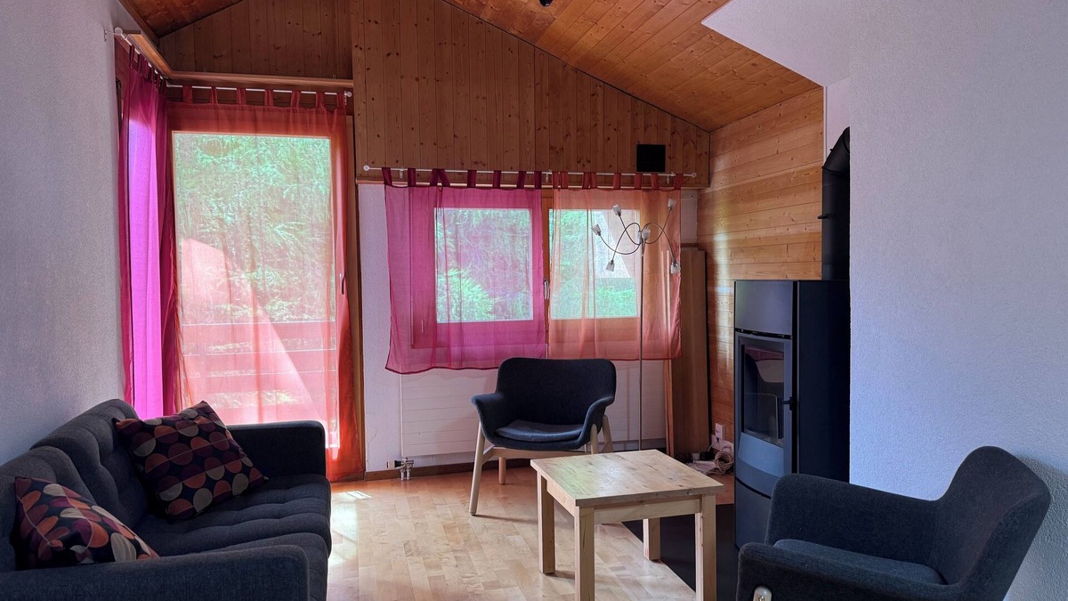 Anzere Apartment | 50 metres from the cable car, quiet, spacious apartment, parking and wifi.