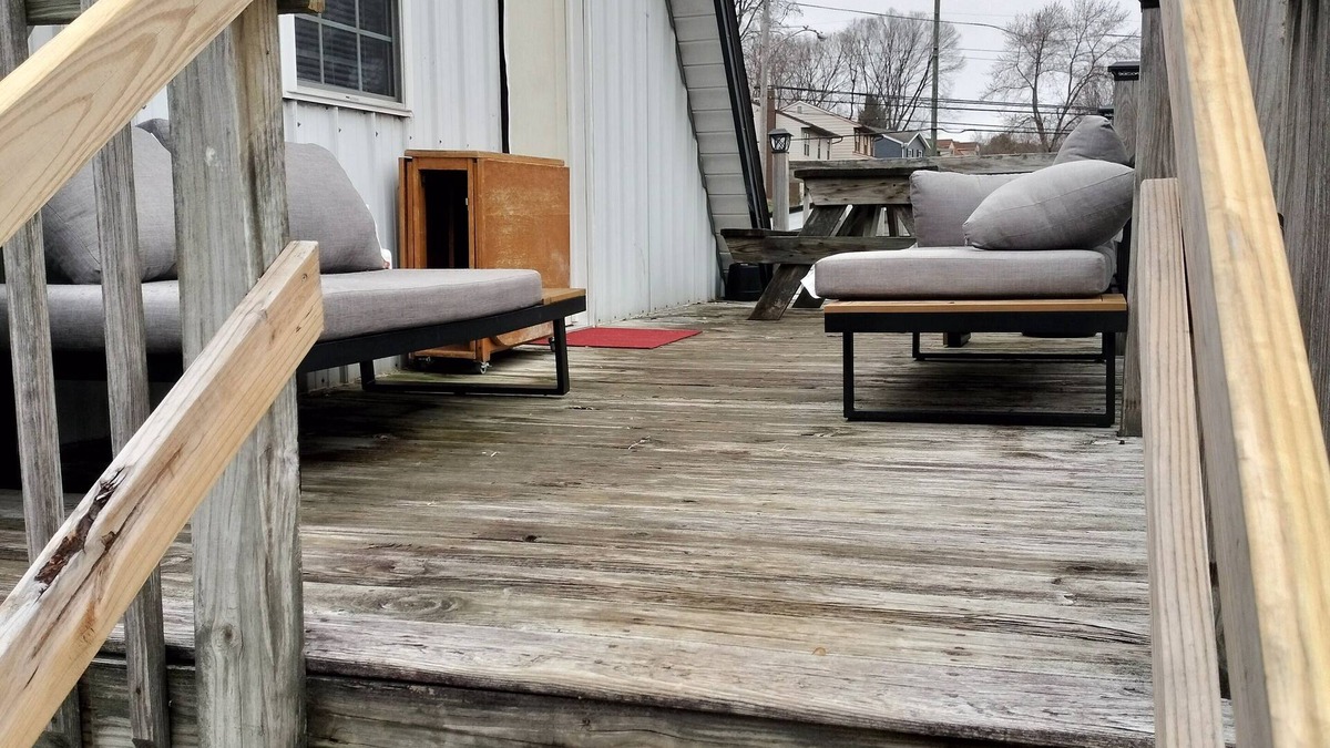 Lancaster Apartment | 50 Shades of Scarlet and Gray!