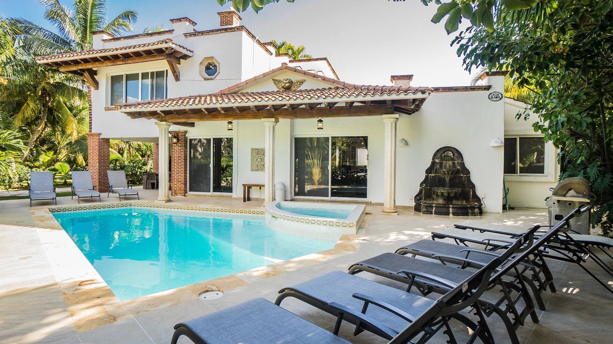 Playacar Fase I House | 50 Steps to Beach 5 Min. Walk to Downtown 5th St. Playa's #1 Vacation Rental