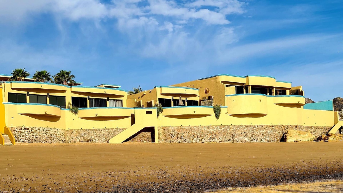 Segunda Seccion House | 50 Steps to Sandy Beach! Relax at this Seaside Getaway close to downtown.