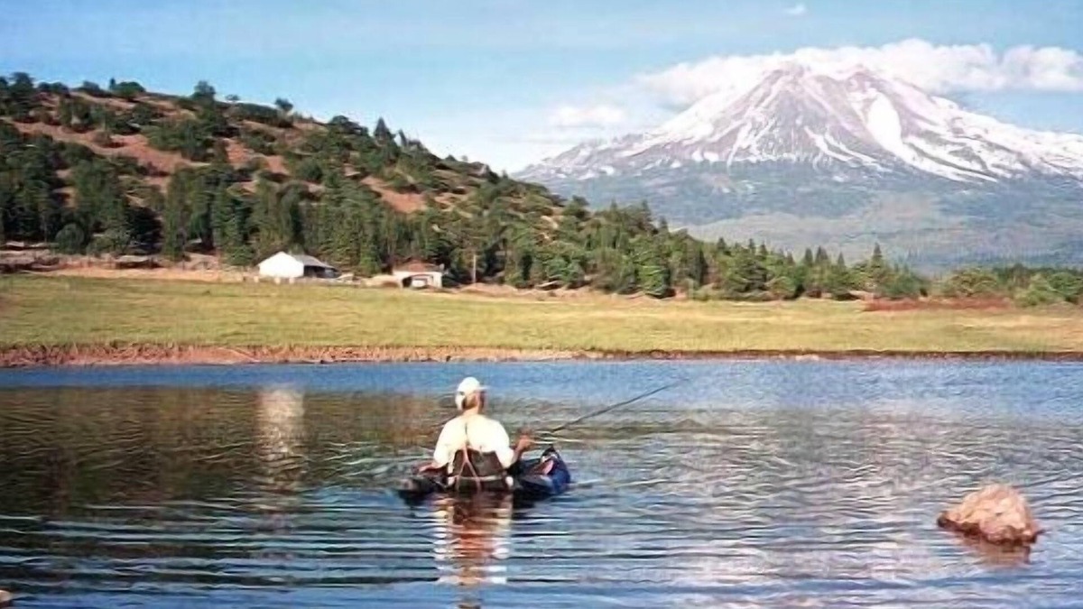 Weed House | 500 Acre Ranch on the Foot of Mount Shasta.