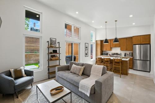 Thiensville House | 500 House - Unit C townhouse