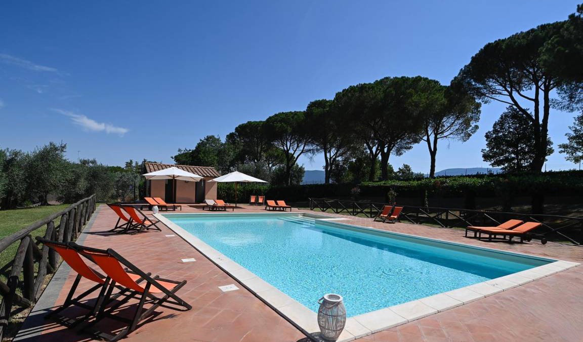Calvi di Umbria House | 500 m² Farmhouse ∙ 8 bedrooms ∙ 16 guests