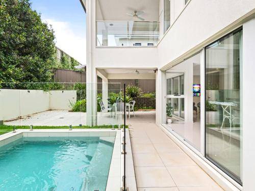 Carindale House | 500 m² House ∙ 5 bedrooms ∙ 10 guests