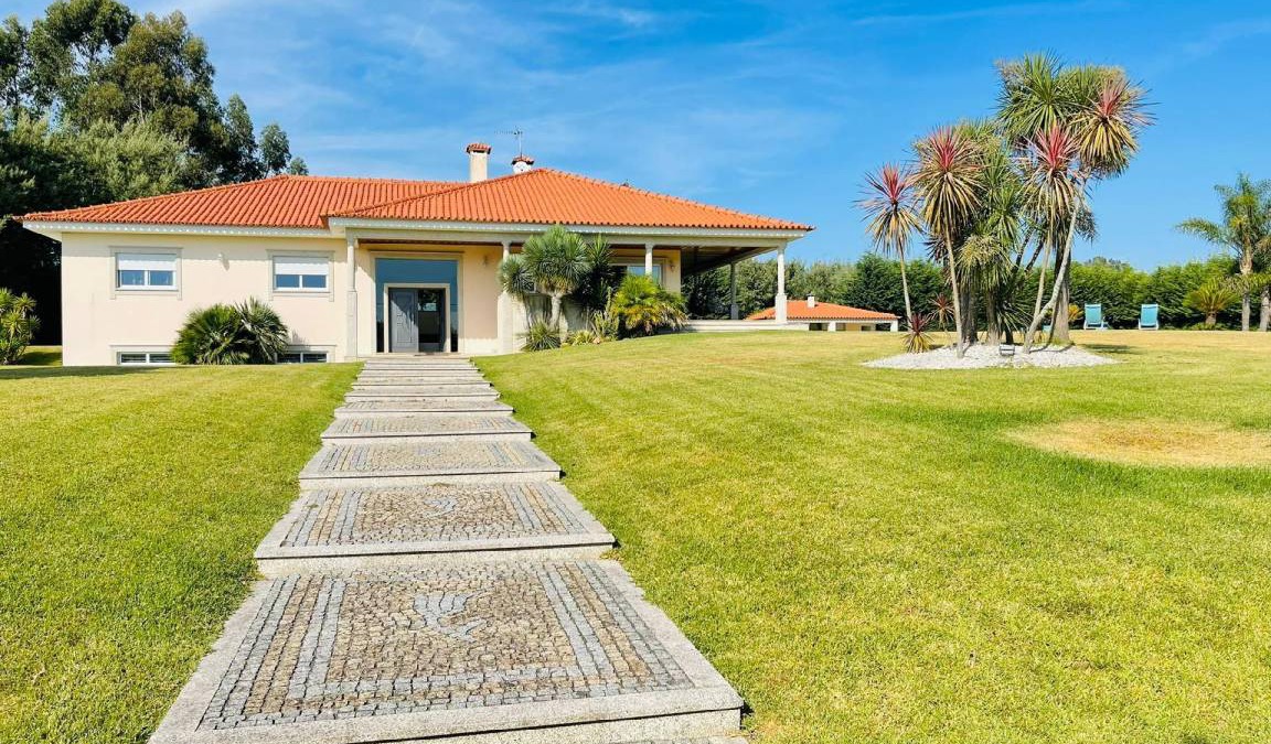 Cardielos House | 500 m² House ∙ 6 bedrooms ∙ 14 guests
