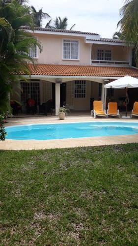 Blue Bay Villa | 500 m² Villa ∙ 4 bedrooms ∙ 8 guests