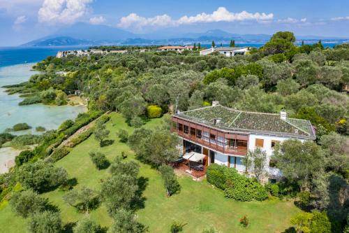 Sirmione Villa | 500 m² Villa ∙ 5 bedrooms ∙ 10 guests
