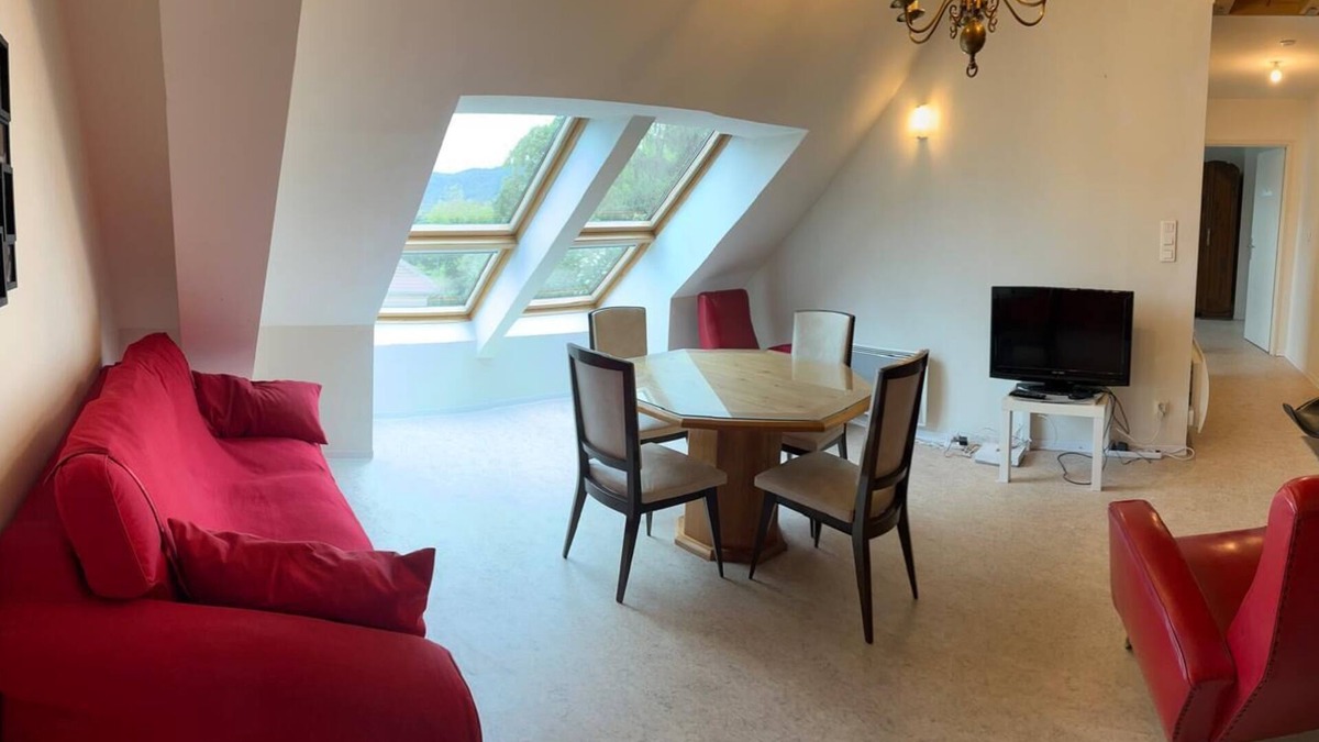 Up 1.5 Saint-Ferreol Apartment | 500 metres from the exhibition centre, large apartment with fitted kitchen