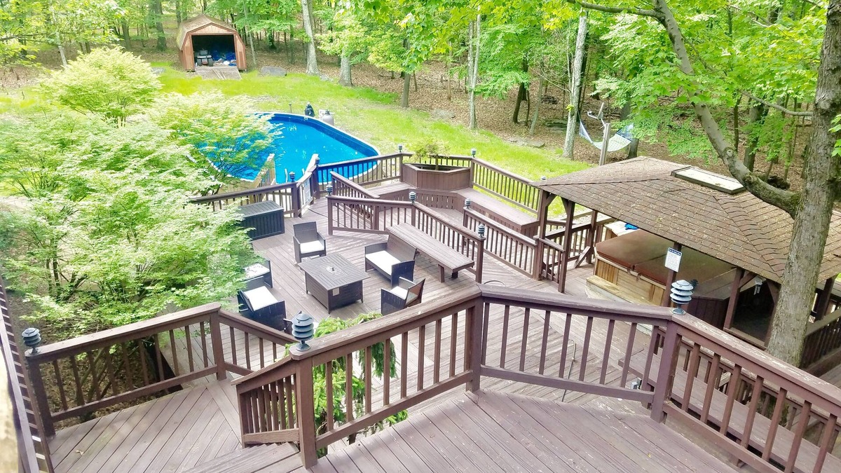 East Stroudsburg House | 5000sqft Mountain View Pool Hot Tub Sauna Firepit Games Multiple LARGE Deck