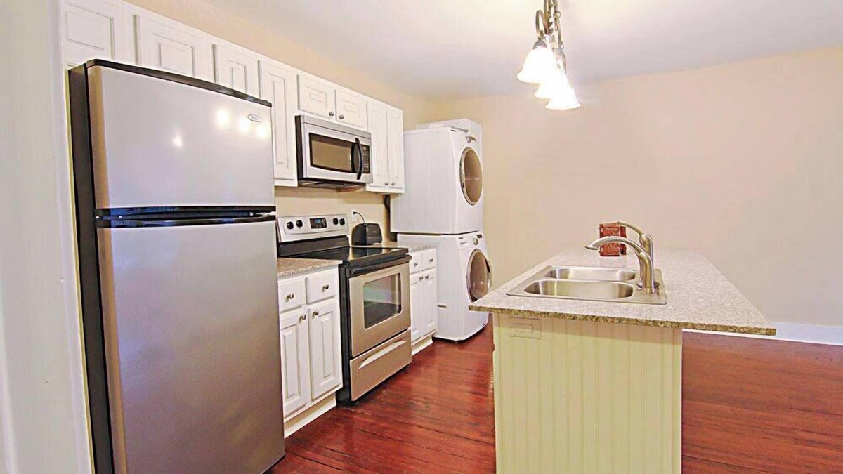 Florence Apartment | 501#A - Historical Downtown w/Modern amenities!