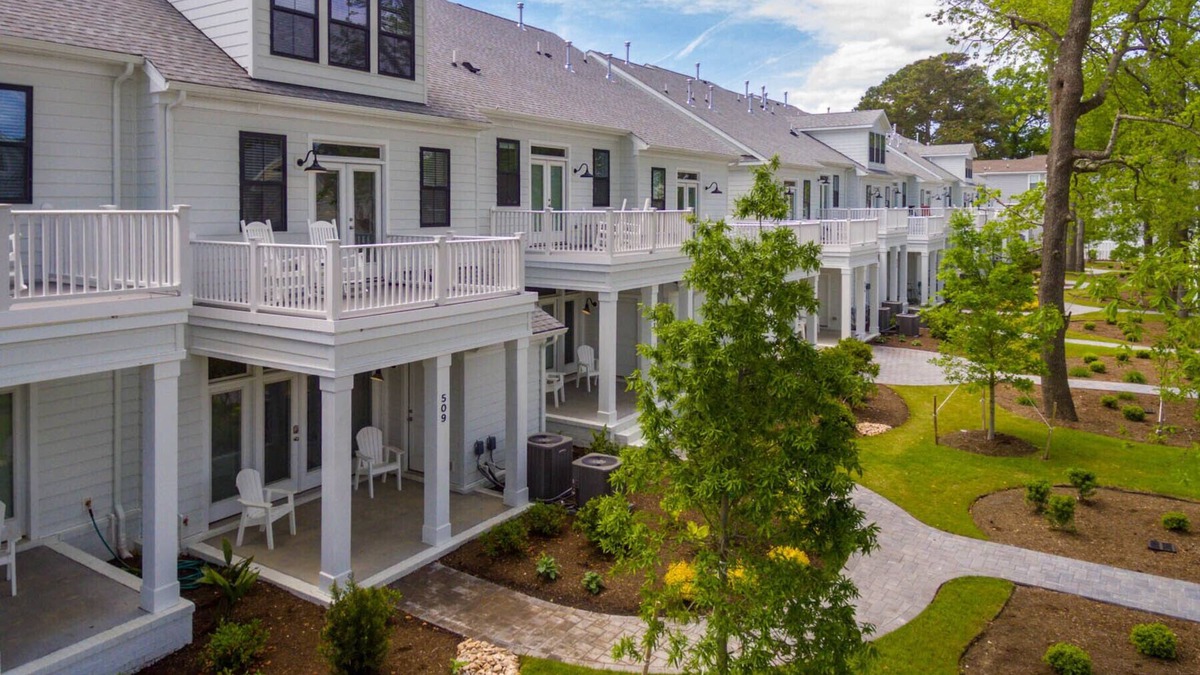Northeast Virginia Beach House | 507 The Virginia Beach Shore House