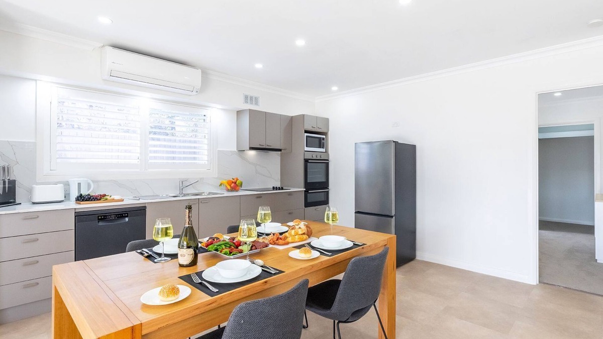 Anna Bay Apartment | 50a Ocean Ave - air con, wi-fi 1 bedroom apartment