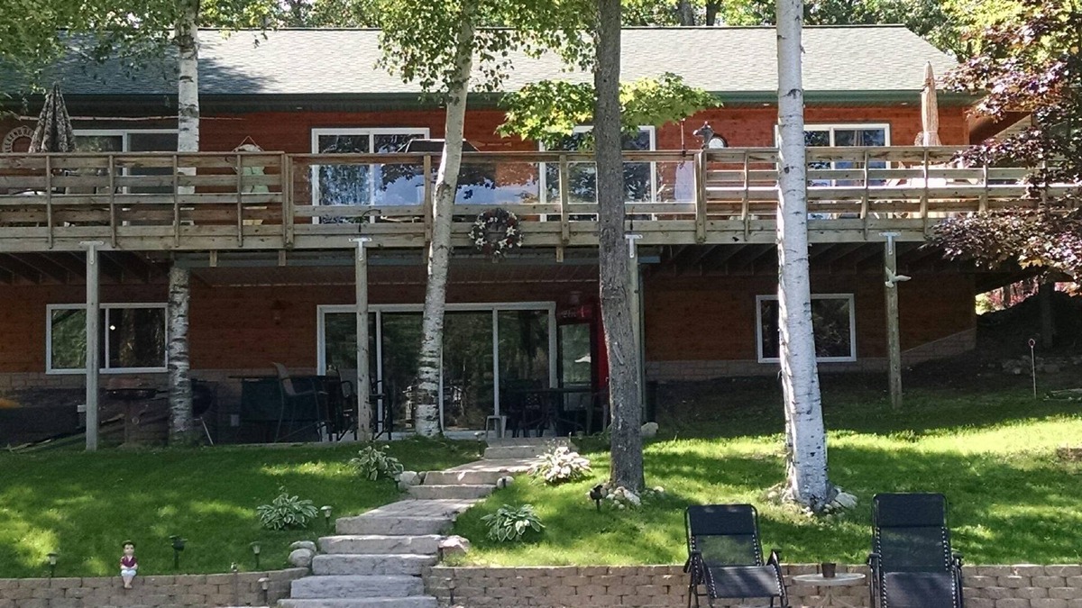 Mayfield House | 50ft TO WATER~GREAT LOCATION~STOCKED WITH CONVENIENCES!nLicense #008922