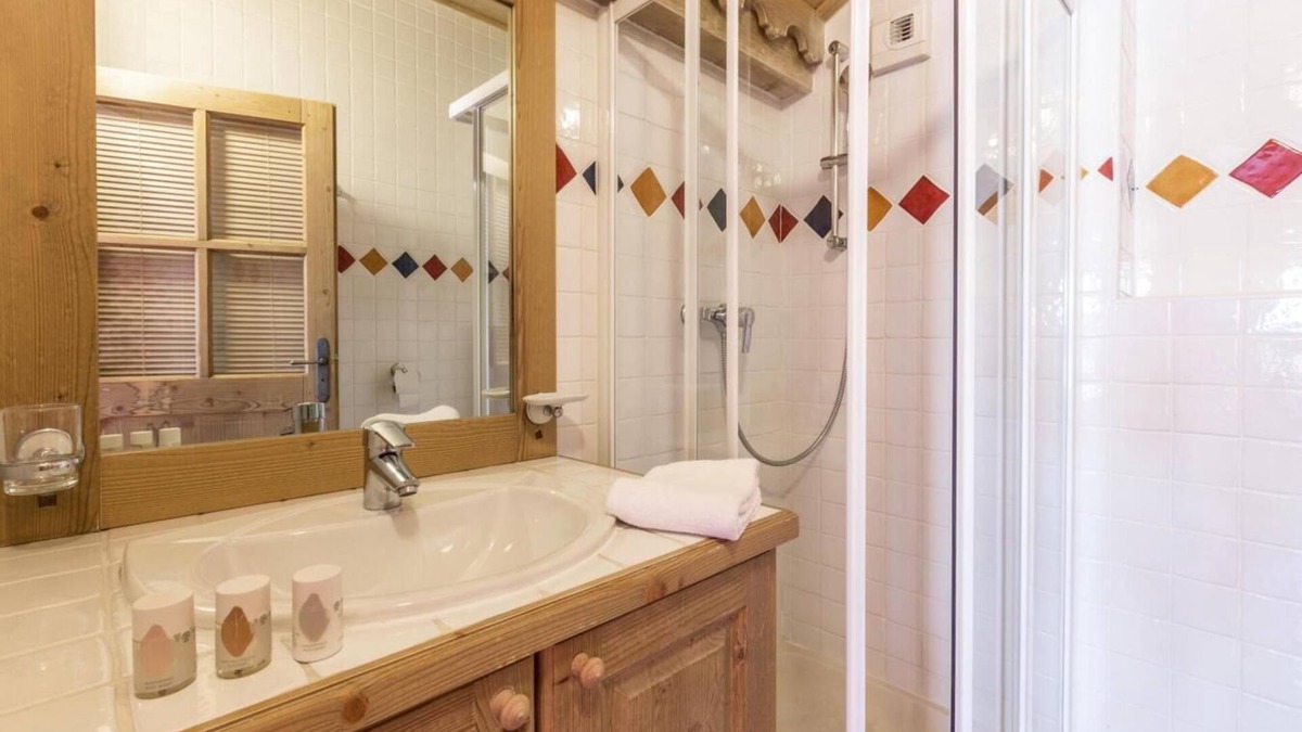 Les Belleville Apartment | 50m from ski slopes, 3rd floor, view mountain, fitness, swimming pool, sauna, hammam, balcony