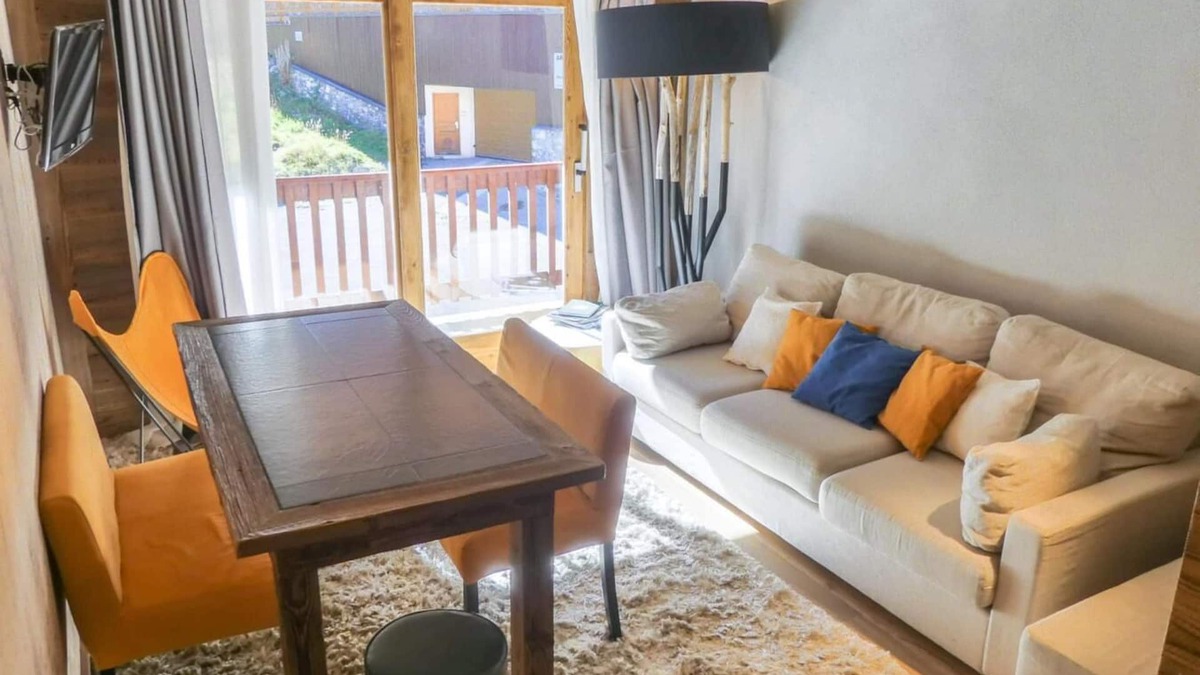 Meribel-Mottaret Apartment | 50m from ski slopes, 3rd floor, balcony, 50m², Méribel-Mottaret