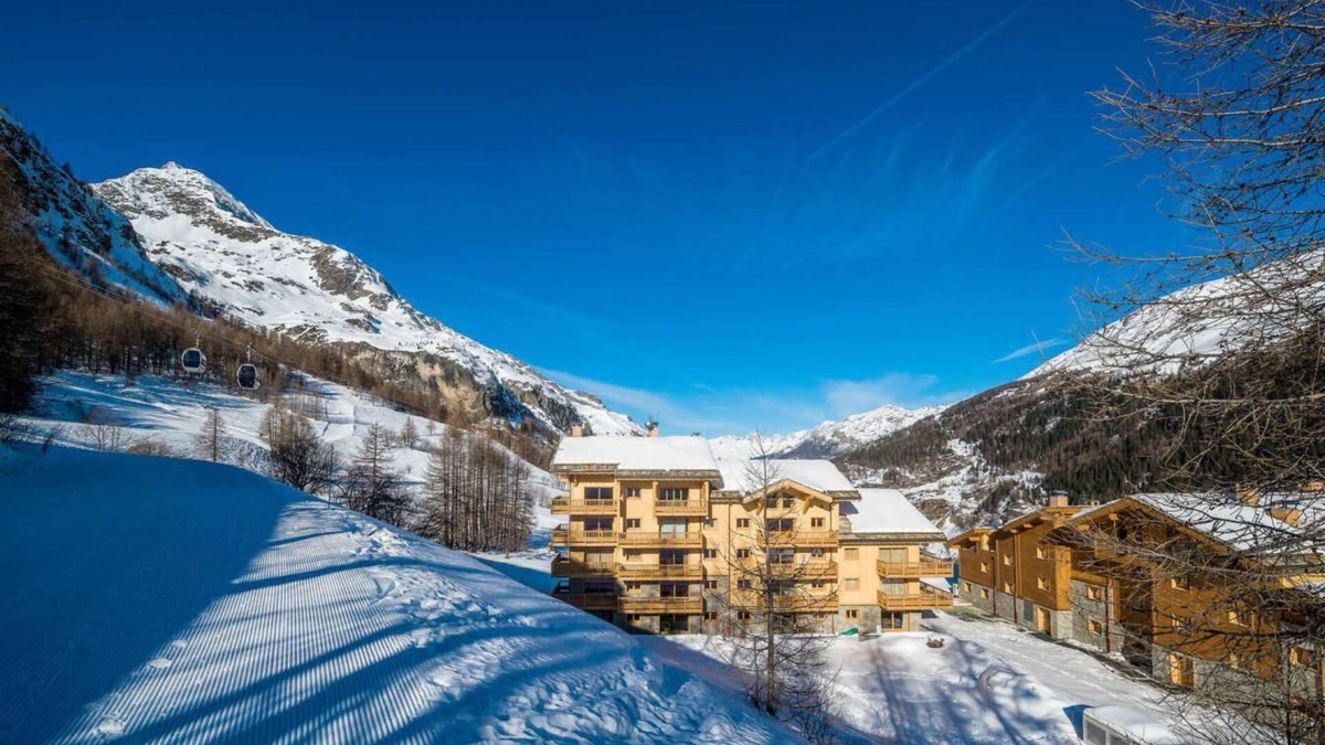 Les Boisses Apartment | 50m from ski slopes, 7th floor, fitness, swimming pool, sauna, hammam, balcony, tv, ski locker, 72m²