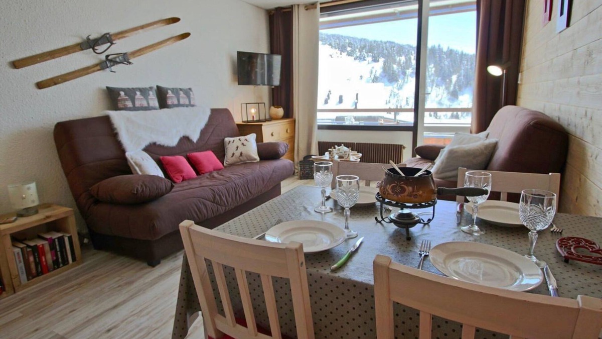Chamrousse Apartment | 50m from ski slopes, 3rd floor, balcony, tv, ski locker, 29m², Chamrousse