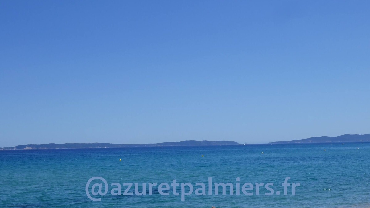 Hyeres Apartment | 50m sandy beach. All comforts *. Quiet - Private parking - Air-conditioned