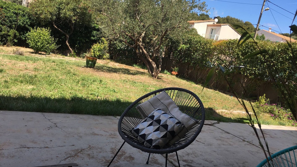 Sete Apartment | 50m2 apartment, ground garden, fenced and wooded.
