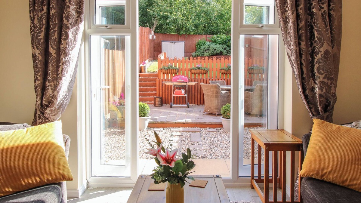 Oakengates Cottage | 51 ST. GEORGES AVENUE, pet friendly, with a garden in Telford