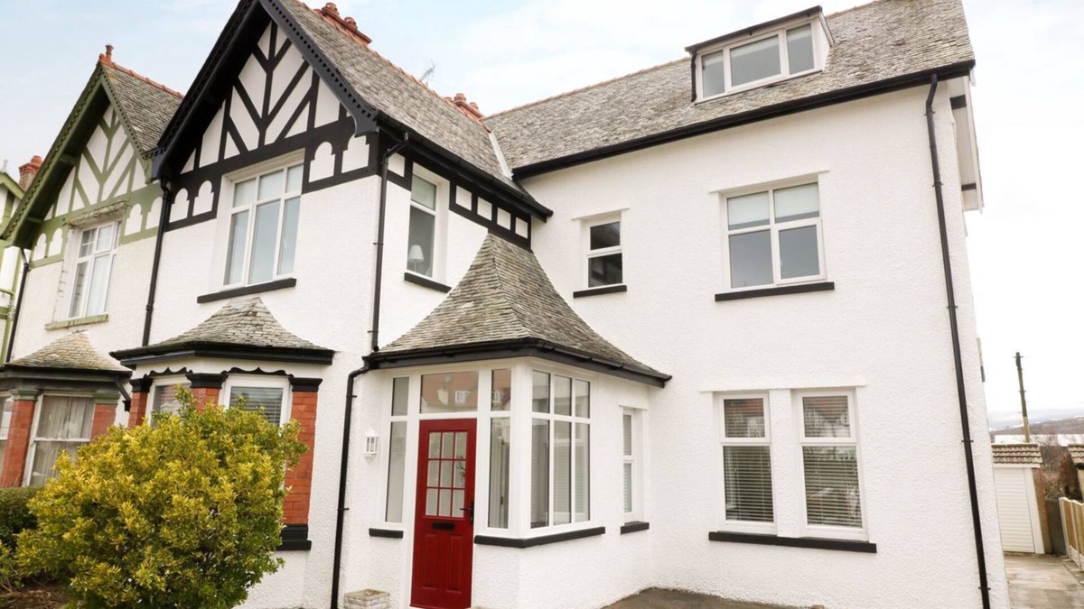 Llandudno Cottage | 51 TRINITY AVENUE, family friendly, with hot tub in Llandudno