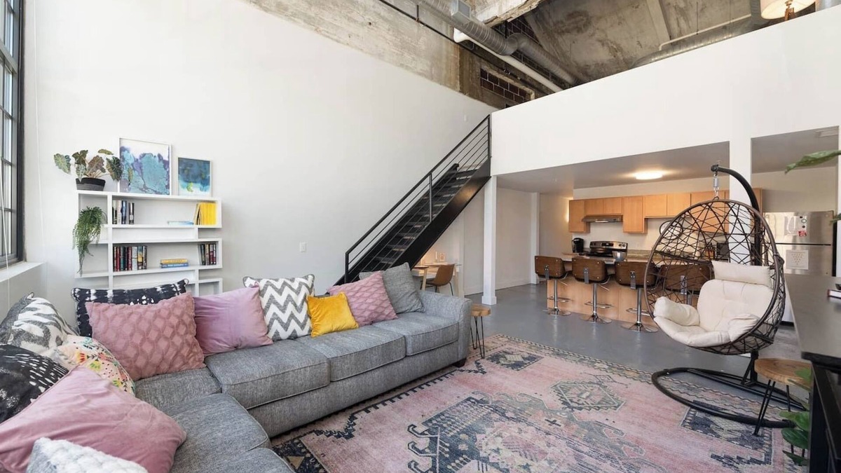 Otterbien Home Apartment | 5102 Peters · Large loft near Kings Island. On bike trail/River.