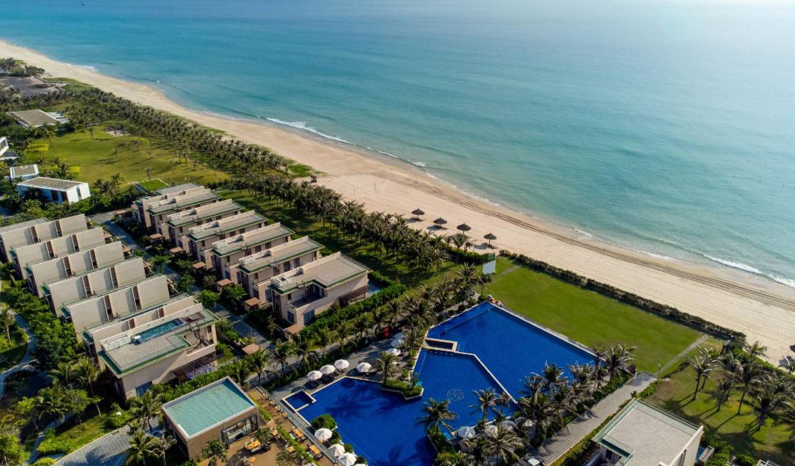 Cam Lam Hotel | 518 m² Hotel ∙ 4 bedrooms ∙ 127 guests