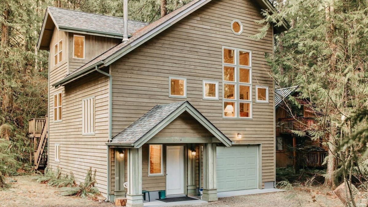 Glacier Cabin | 51SL - Ping Pong - Fireplace - D/W - W/D - Sleeps 8 by RedAwning