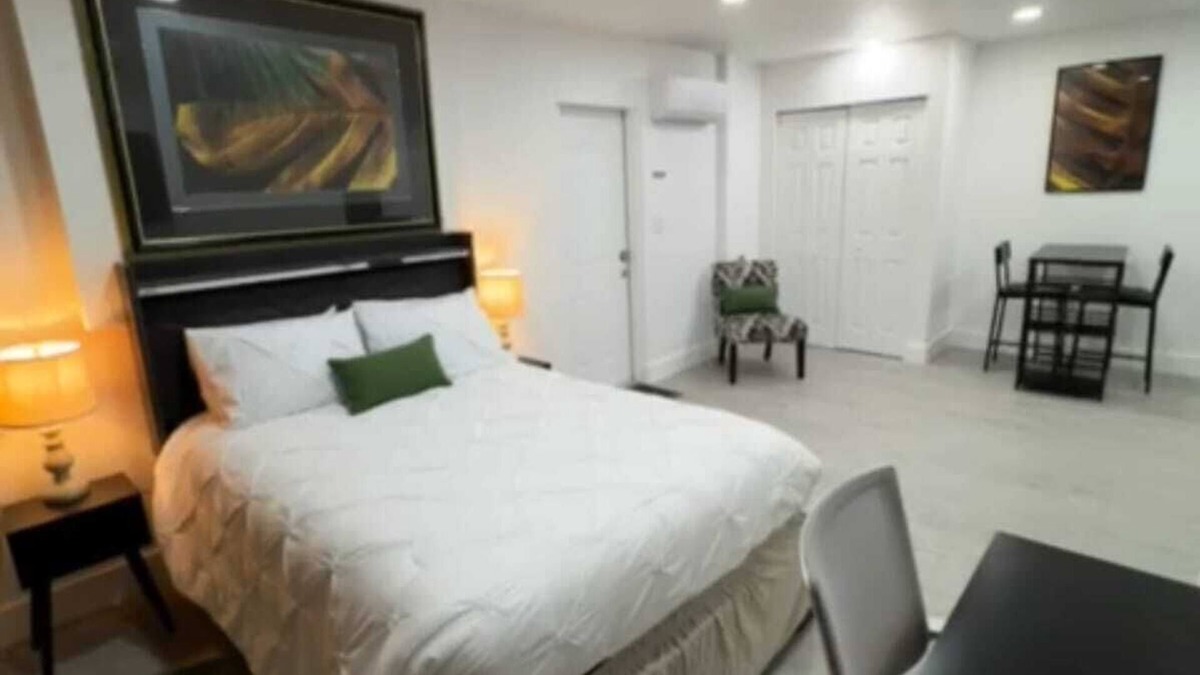 The Lakes Apartment | # 52 Lakeside In law suite.