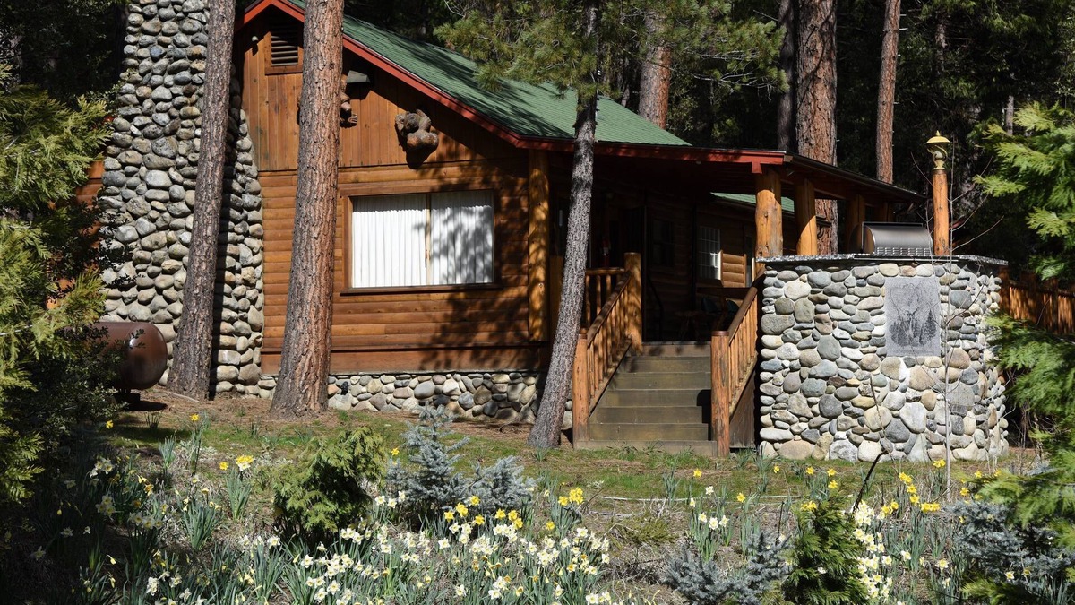 North Wawona Cabin | (52) Tuolumne Meadow (1 Bedroom Only) at The Redwoods In Yosemite