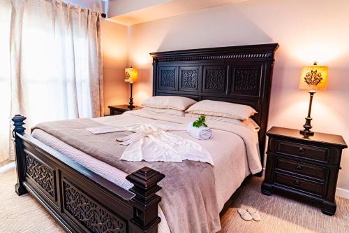 St. Augustine House | 5208-LP King Suite with Kitchenette & Pool views