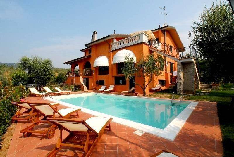 Massa e Cozzile Apartment | 54 m² Apartment ∙ 2 bedrooms ∙ 5 guests