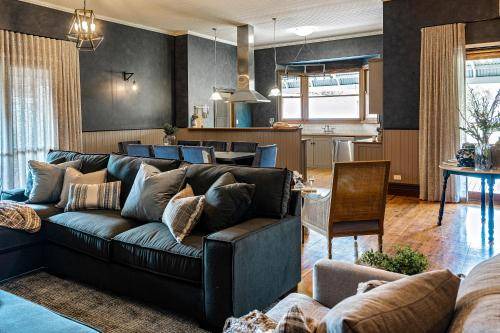 Whitfield Hotel | 54 m² Hotel ∙ 3 bedrooms ∙ 6 guests