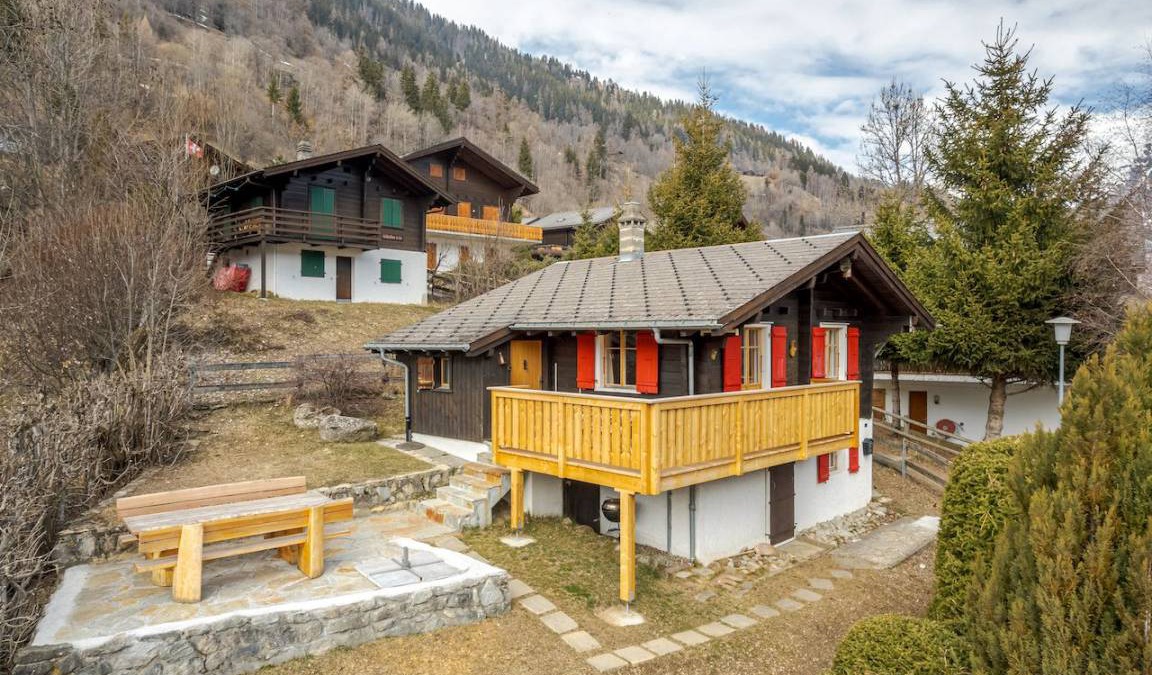 Fiesch House | 55 m² House ∙ 2 bedrooms ∙ 4 guests