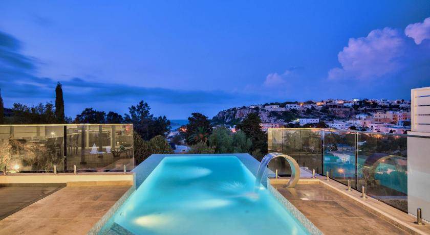Santa Maria Estate Resort | 55 m² Resort ∙ 5 bedrooms ∙ 12 guests