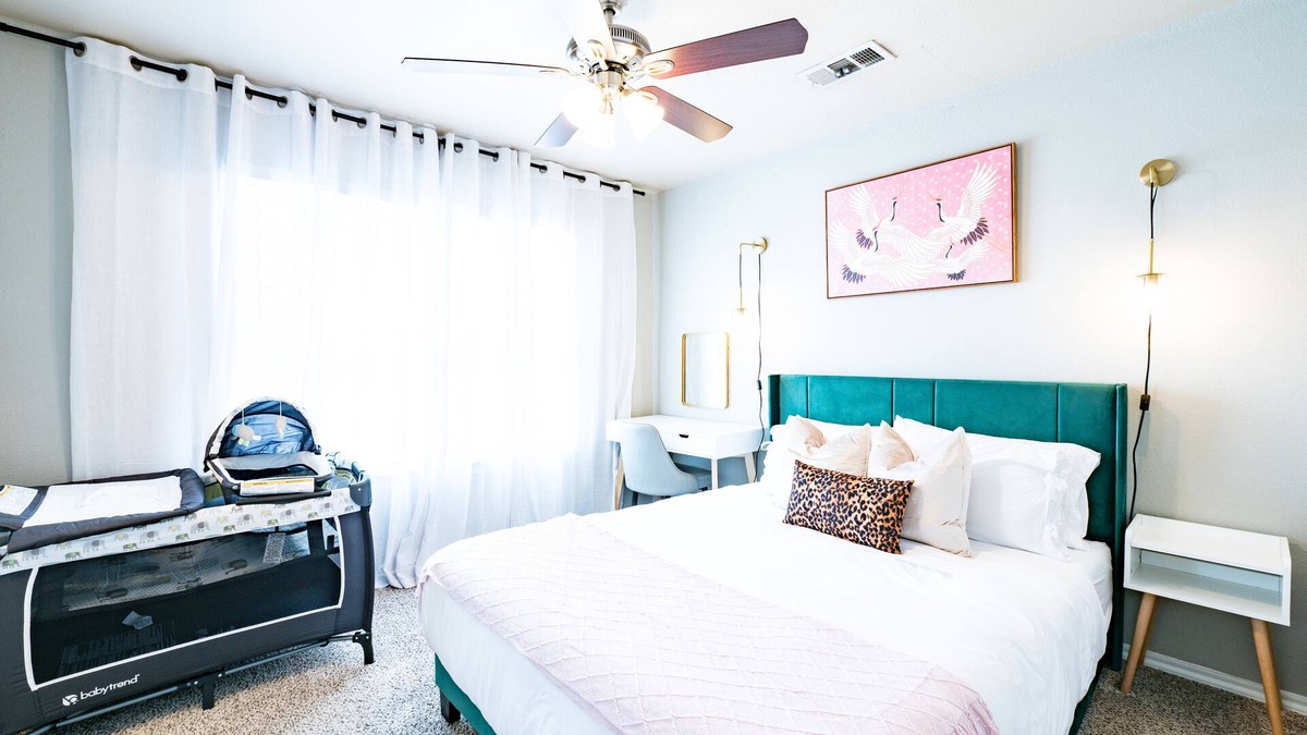 Sherman House | 55% Monthly special price W 4rooms W 3 fullbath W walk to College