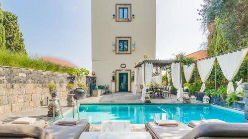 Taormina Villa | 550 m² Villa ∙ 5 bedrooms ∙ 12 guests