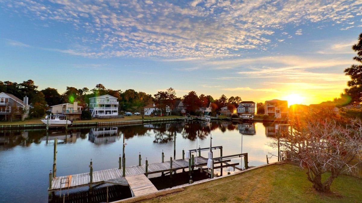 Colington Harbour House | 5526 Ways to Play * Waterfront