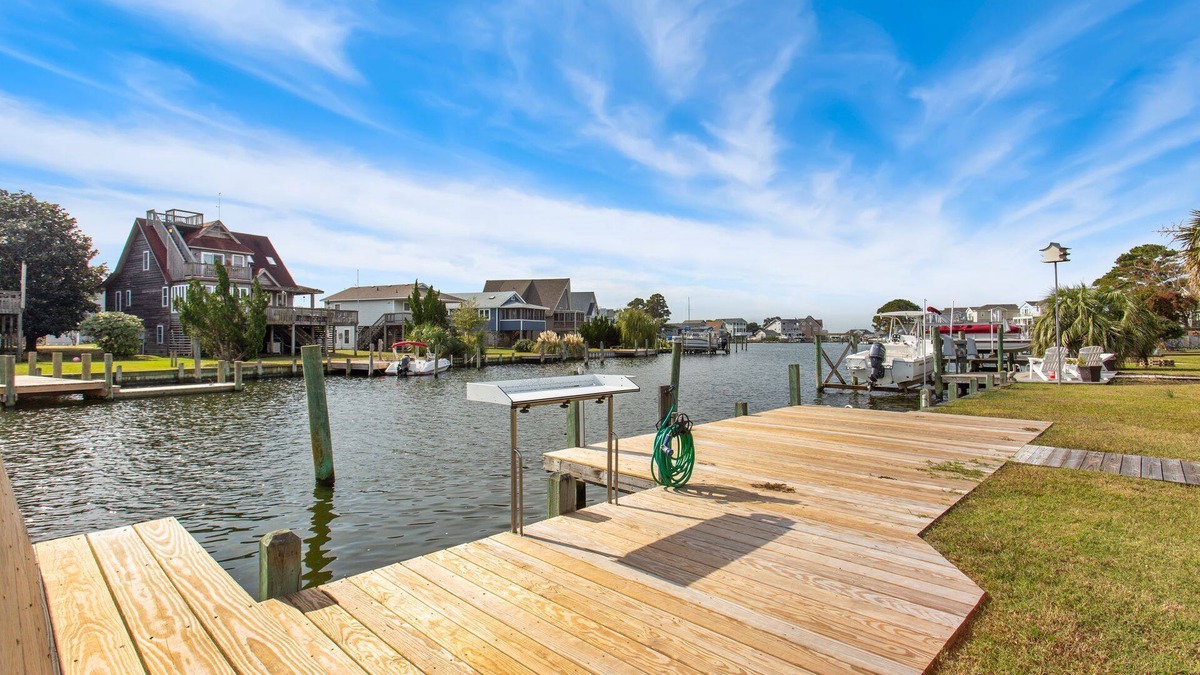 Colington Harbour House | 5538 Sunset Kove * Canalfront * Boat Dock
