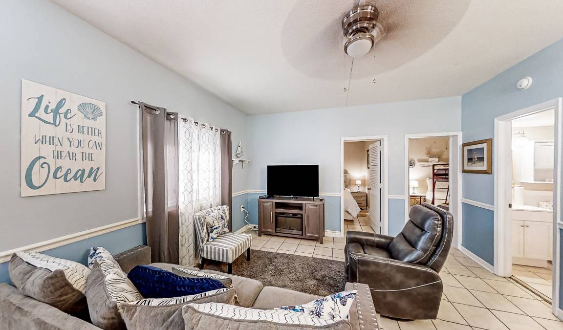 Crescent Beach Condo | 56 m² Condo ∙ 2 bedrooms ∙ 6 guests