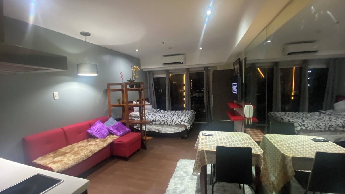 Downtown Condo | 56th Flr Makati View Knightsbridge Residences, Sauna, Full-Gym, Pool, Netflix