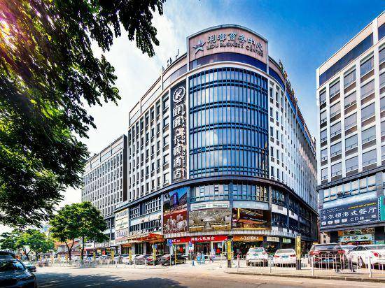 Baiyun Hotel | 58 m² Hotel ∙ 3 bedrooms ∙ 2 guests